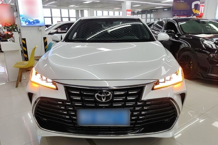 Used Toyota Avalon 2023 2.0L XLE Deluxe Edition Front