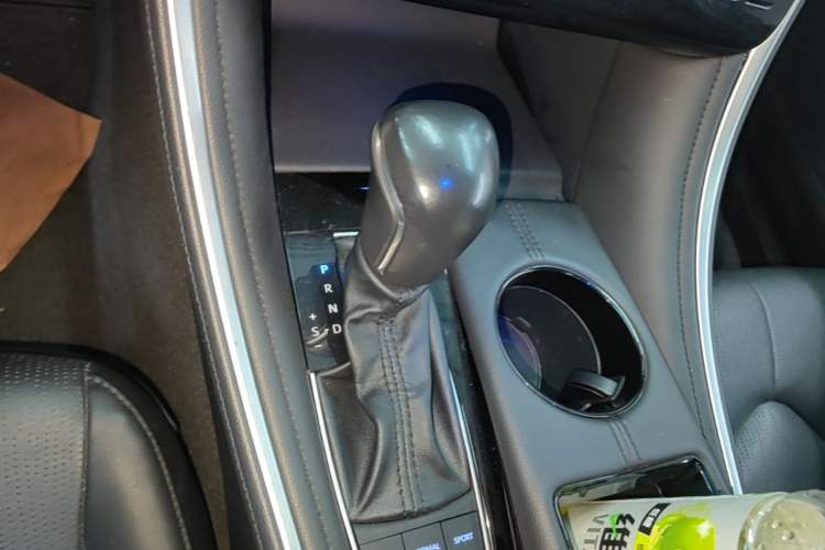 Used Toyota Avalon 2023 Dual-Engine 2.5L Luxury Edition Gear Lever