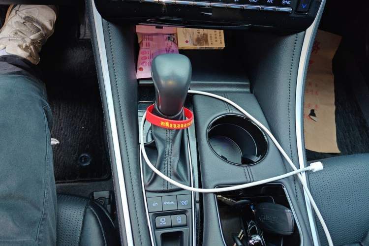 Used Toyota Avalon 2023 2.5L Luxury Edition Gear Lever