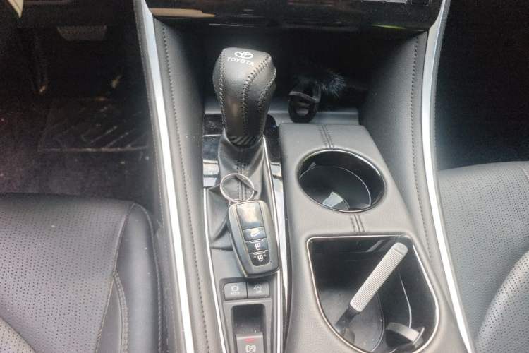 Used Toyota Avalon 2023 2.0L Luxury Edition Gear Lever