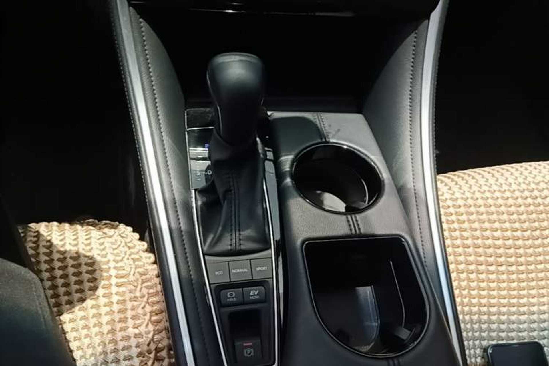 Used Toyota Avalon 2023 Dual-Engine 2.5L Luxury Edition Gear Lever