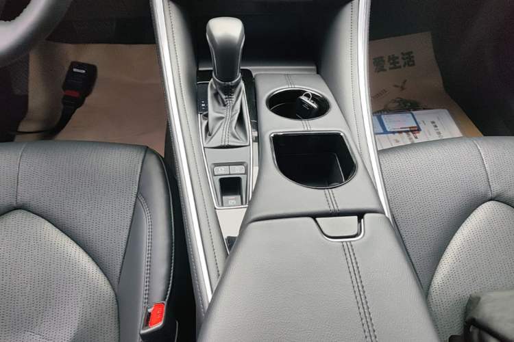 Used Toyota Avalon 2023 2.0L Luxury Edition Gear Lever