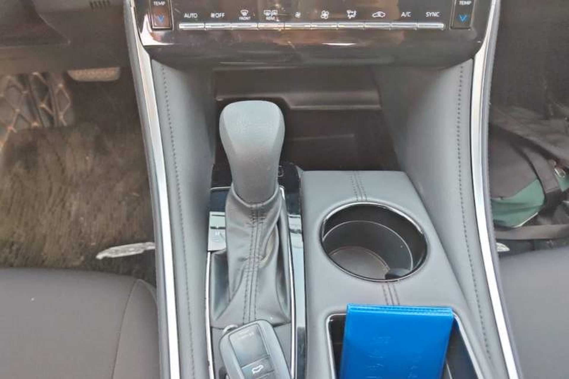 Used Toyota Avalon 2023 2.0L Progressive Edition Gear Lever