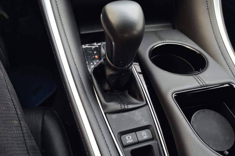 Used Toyota Avalon 2023 2.0L Luxury Edition Gear Lever