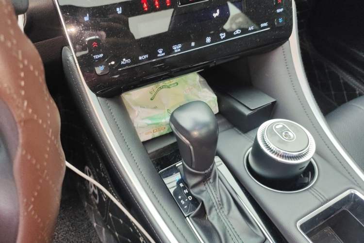 Used Toyota Avalon 2023 2.5L Touring Premium Edition Gear Lever