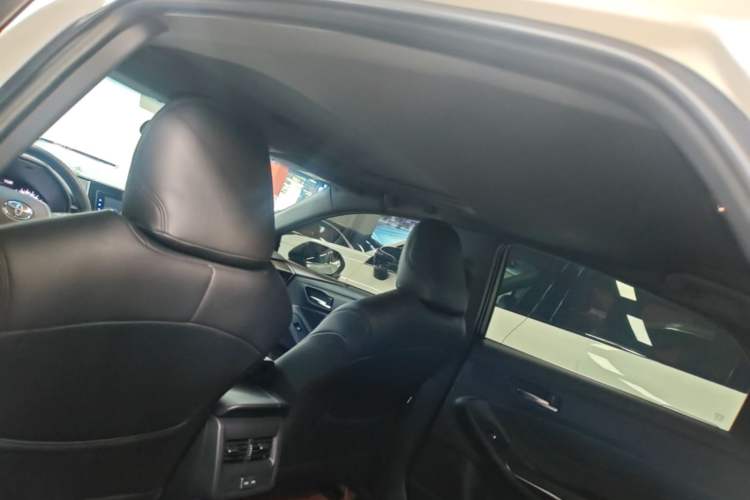Used Toyota Avalon 2023 2.0L Progressive Edition Headliner
