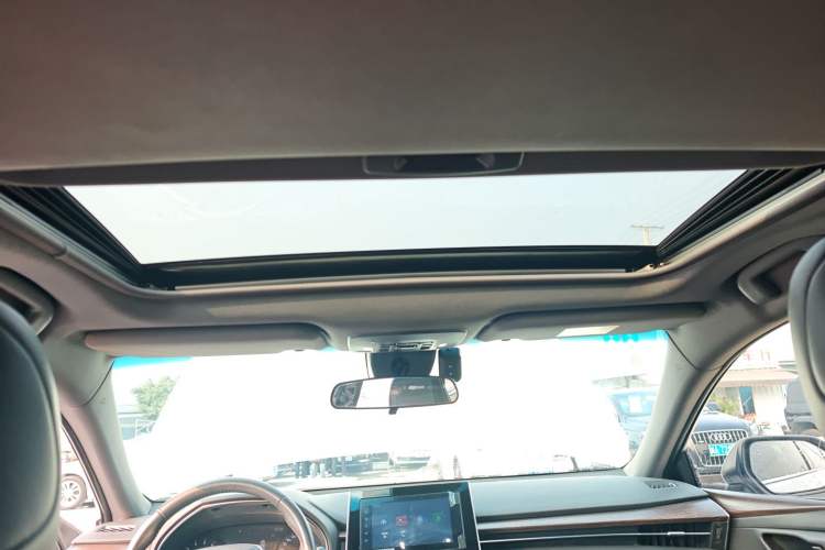Used Toyota Avalon 2023 2.0L Premium Edition Headliner