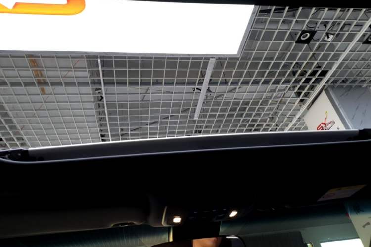 Used Toyota Avalon 2023 Dual-Engine 2.5L Luxury Edition Headliner