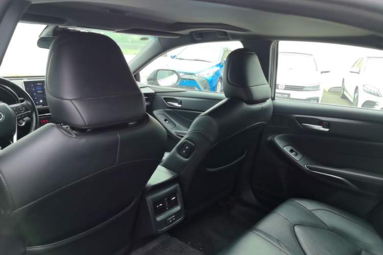 Used Toyota Avalon 2023 2.0L Luxury Edition Headliner