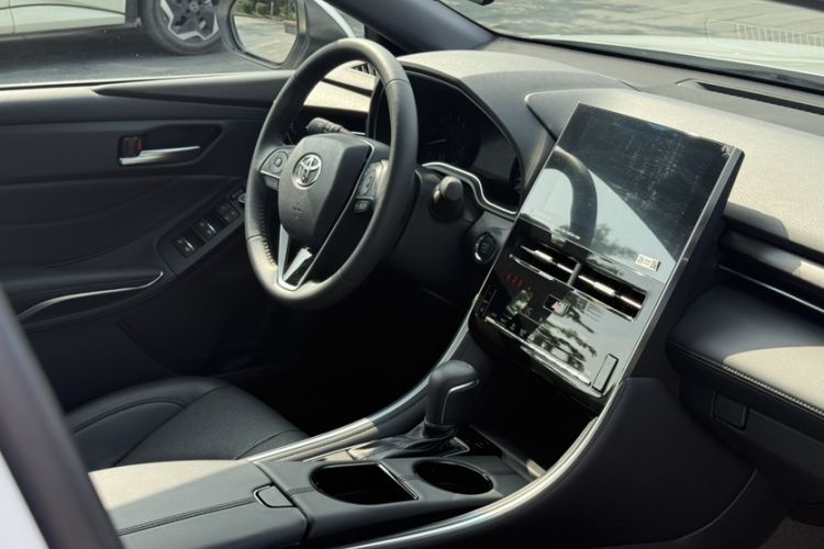Used Toyota Avalon 2023 2.0L Luxury Edition Interior 11