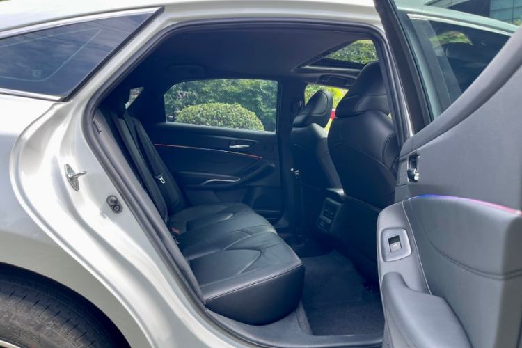 Used Toyota Avalon 2023 2.5L Luxury Edition Interior 11