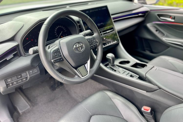 Used Toyota Avalon 2023 2.5L Luxury Edition Interior 12