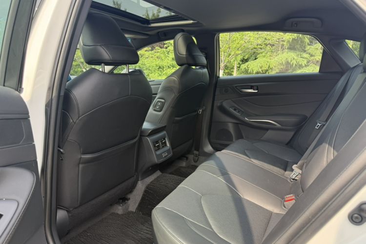 Used Toyota Avalon 2023 2.0L Luxury Edition Interior 3