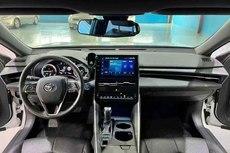 Used Toyota Avalon 2023 Dual-Engine 2.5L Luxury Edition Interior 3