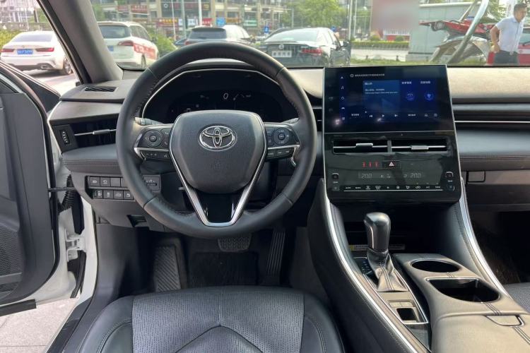 Used Toyota Avalon 2023 2.0L XLE Deluxe Edition Interior 5