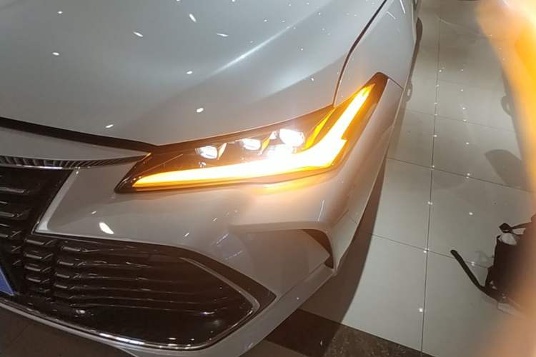 Used Toyota Avalon 2023 2.0L Luxury Edition Left Front Headlight