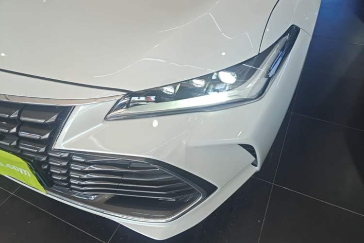 Used Toyota Avalon 2023 2.0L Premium Edition Left Front Headlight