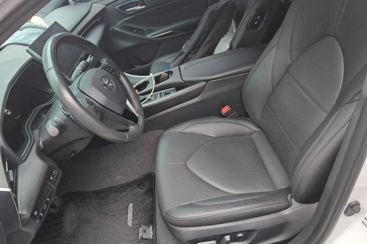 Used Toyota Avalon 2023 2.5L Luxury Edition Left Front Seat