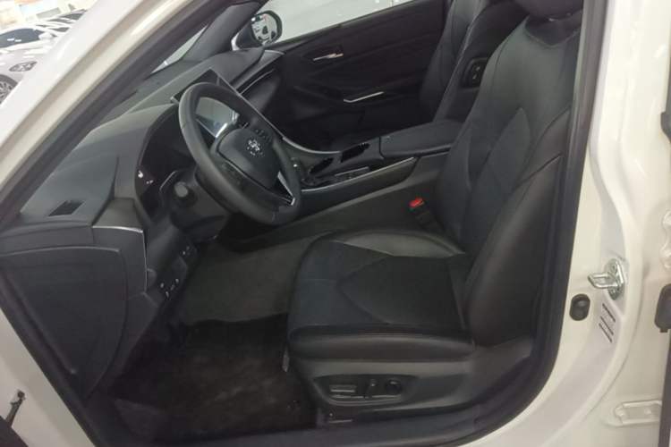 Used Toyota Avalon 2023 2.0L Luxury Edition Left Front Seat