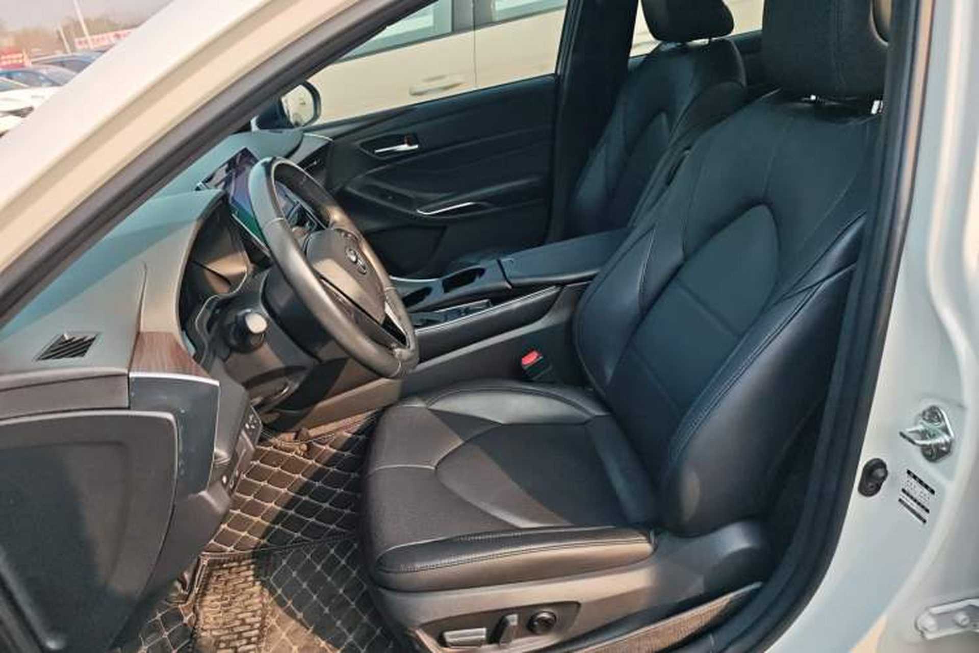 Used Toyota Avalon 2023 2.0L Premium Edition Left Front Seat