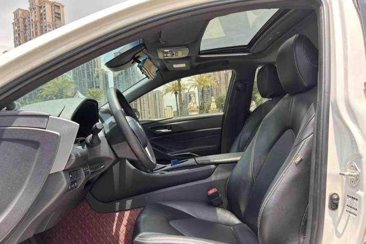 Used Toyota Avalon 2023 2.0L Progressive Edition Left Front Seat