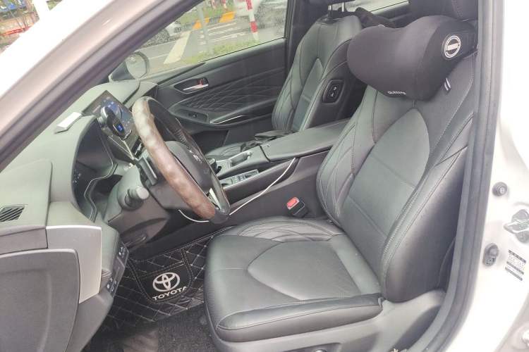 Used Toyota Avalon 2023 2.5L Touring Premium Edition Left Front Seat