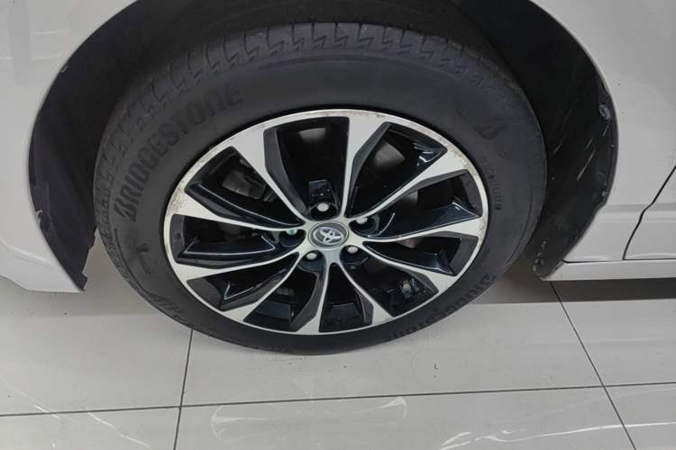 Used Toyota Avalon 2023 Dual-Engine 2.5L Luxury Edition Left Front Wheel Hub