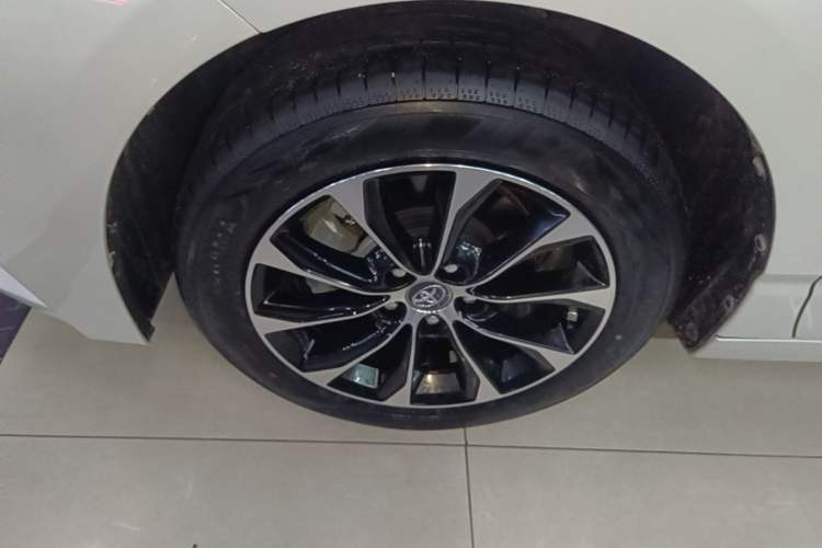 Used Toyota Avalon 2023 2.0L Luxury Edition Left Front Wheel Hub