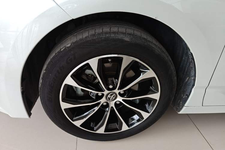 Used Toyota Avalon 2023 2.0L Premium Edition Left Front Wheel Hub