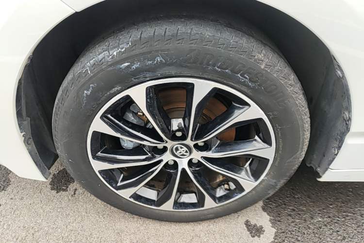 Used Toyota Avalon 2023 2.0L Luxury Edition Left Front Wheel Hub