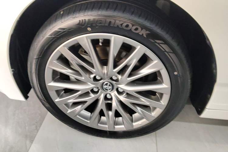 Used Toyota Avalon 2023 Dual-Motor 2.5L XLE Prestige Edition Left Front Wheel Hub