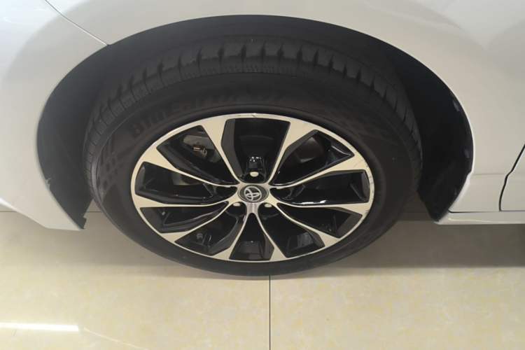 Used Toyota Avalon 2023 2.0L Luxury Edition Left Front Wheel Hub
