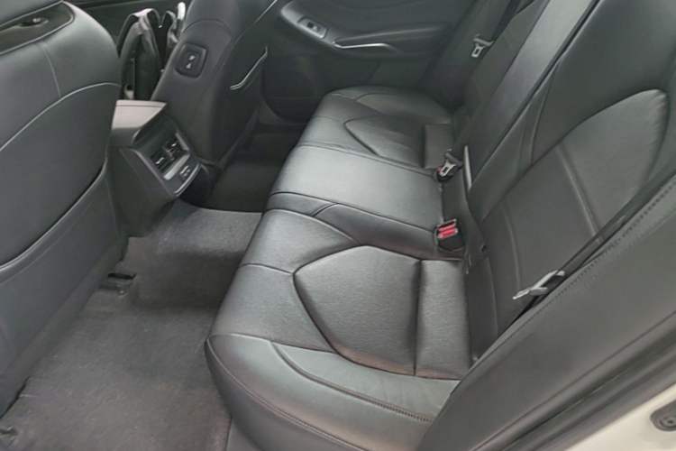 Used Toyota Avalon 2023 2.5L Luxury Edition Left Rear Seat