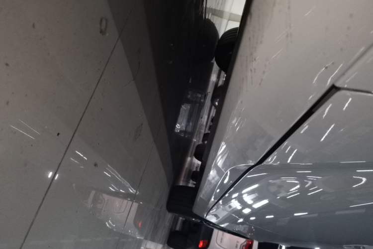 Used Toyota Avalon 2023 2.0L Premium Edition Left Side Sill