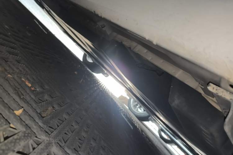 Used Toyota Avalon 2023 2.0L Progressive Edition Left Side Sill