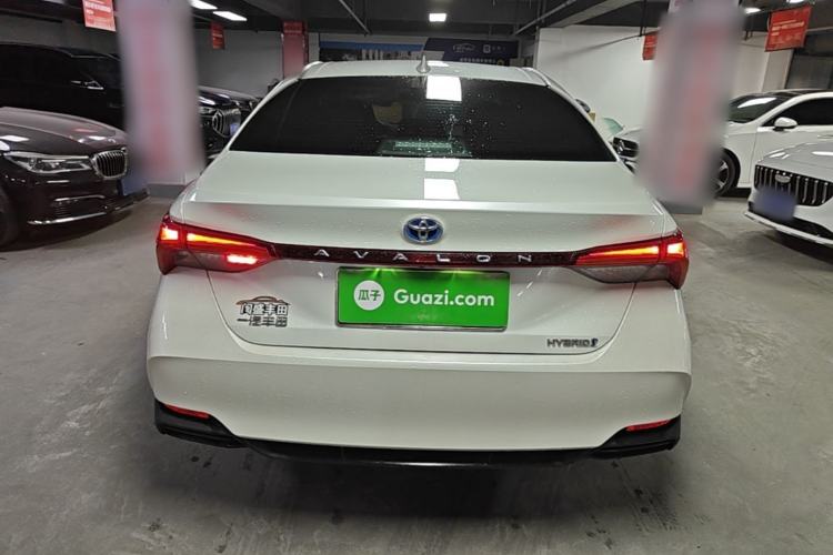 Used Toyota Avalon 2023 Dual-Engine 2.5L Luxury Edition Rear