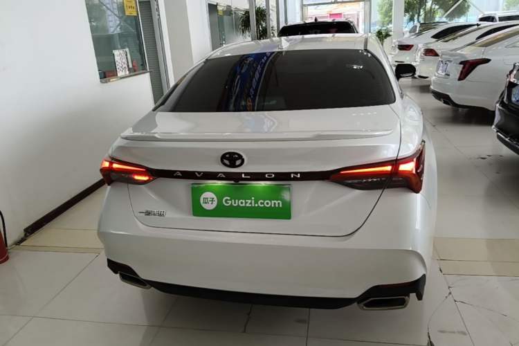 Used Toyota Avalon 2023 2.5L Luxury Edition Rear