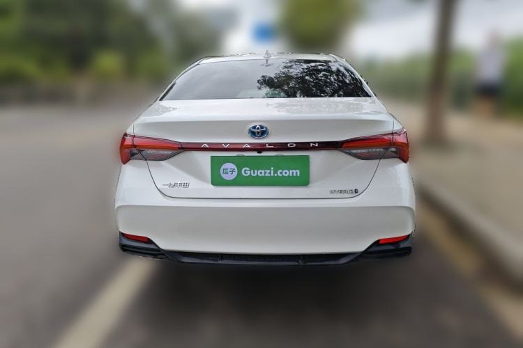 Used Toyota Avalon 2023 Dual-Engine 2.5L Luxury Edition Rear