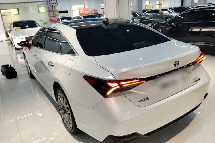 Used Toyota Avalon 2023 Dual-Motor 2.5L XLE Prestige Edition Rear Left 45 Deg