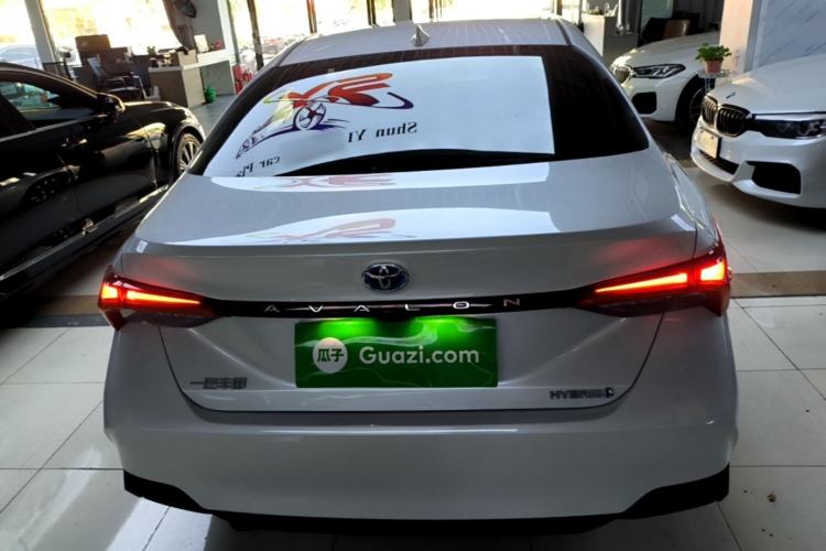 Used Toyota Avalon 2023 Dual-Engine 2.5L Luxury Edition Rear