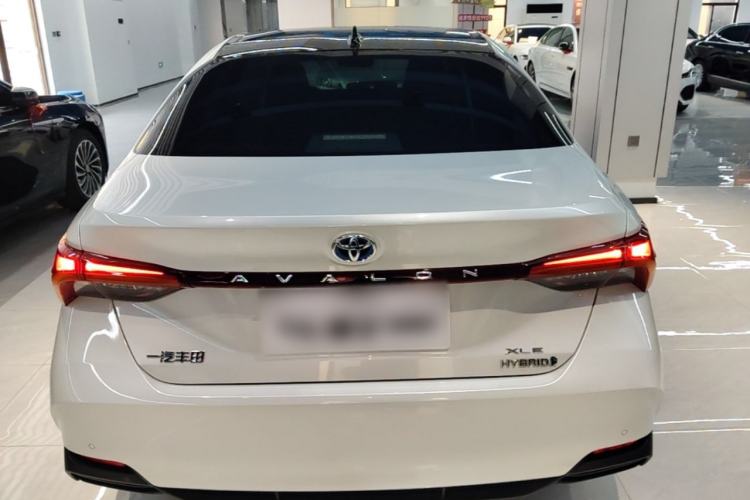 Used Toyota Avalon 2023 Dual-Motor 2.5L XLE Prestige Edition Rear