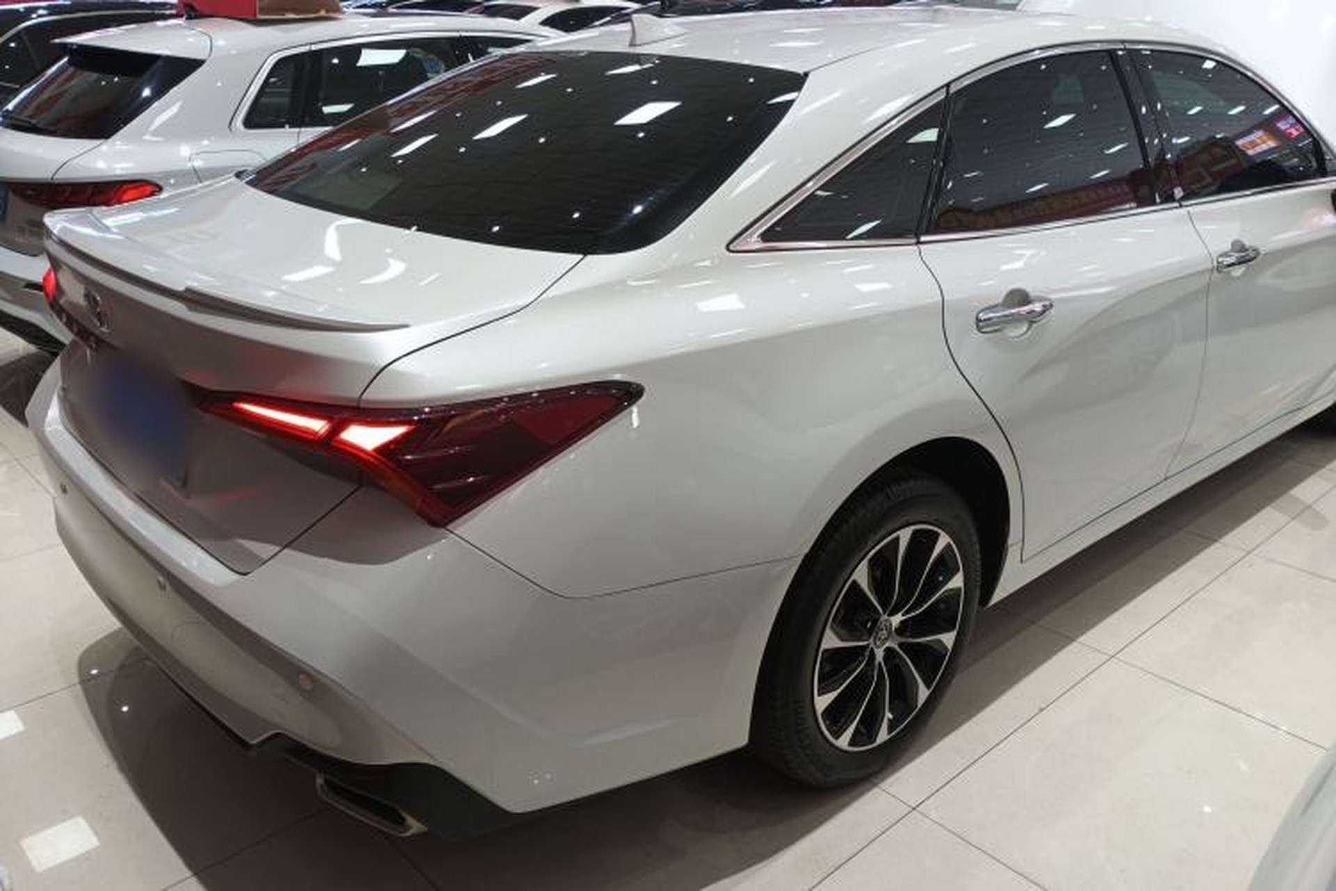 Used Toyota Avalon 2023 2.5L Luxury Edition Rear Right 45 Deg