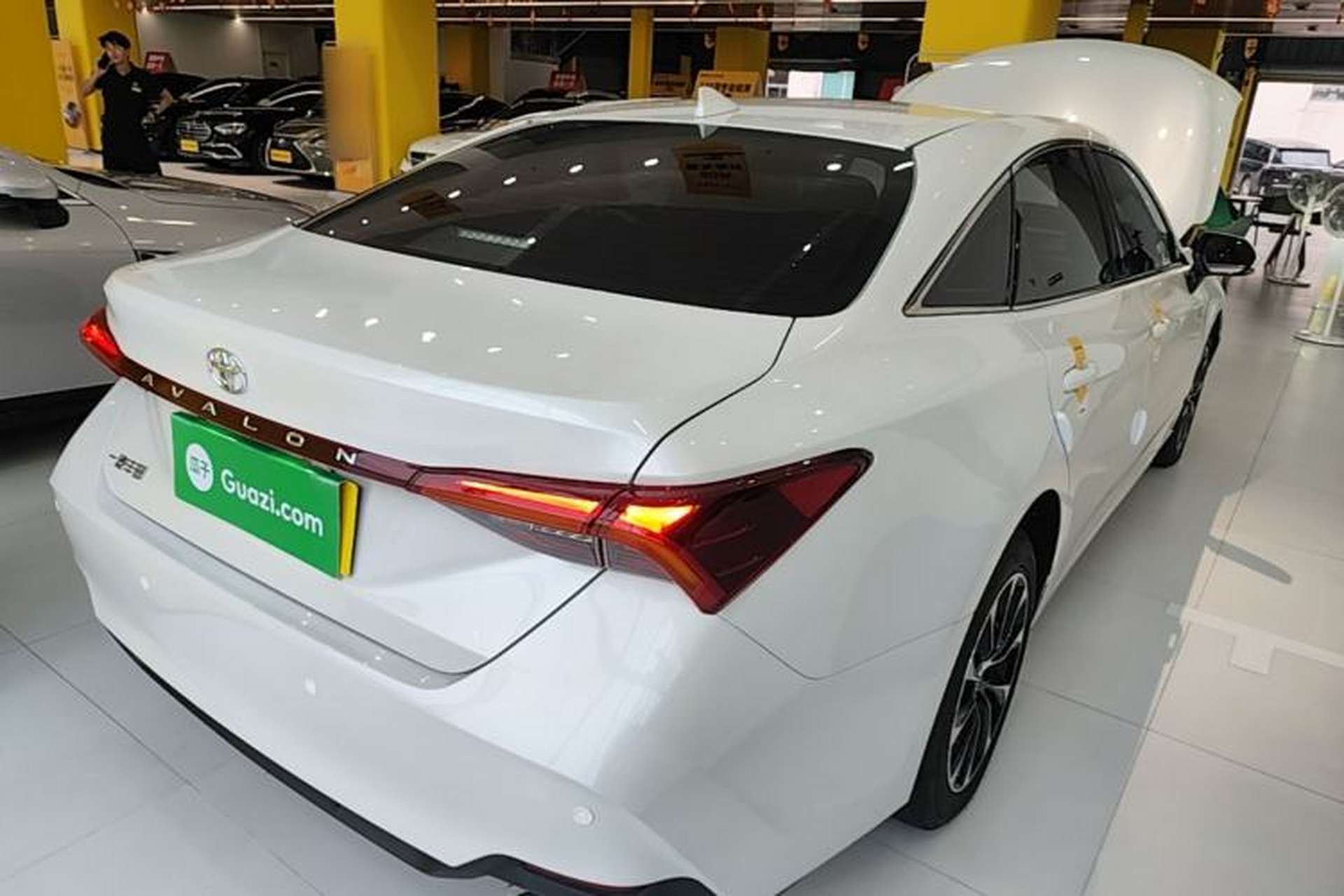 Used Toyota Avalon 2023 2.0L Premium Edition Rear Right 45 Deg