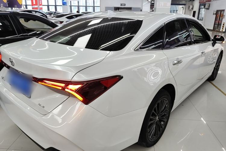 Used Toyota Avalon 2023 2.0L XLE Deluxe Edition Rear Right 45 Deg