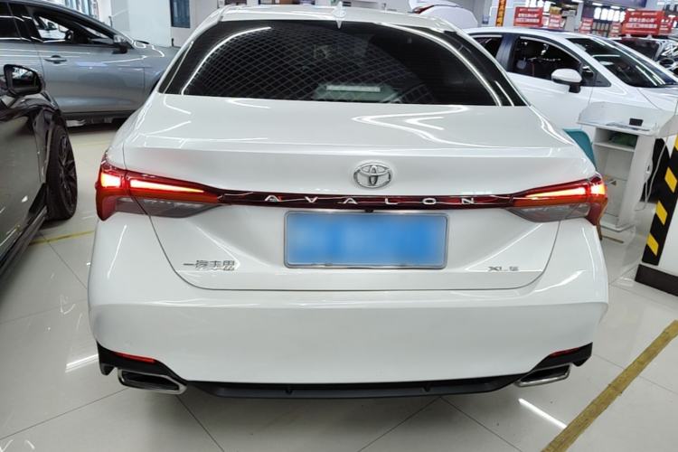 Used Toyota Avalon 2023 2.0L XLE Deluxe Edition Rear