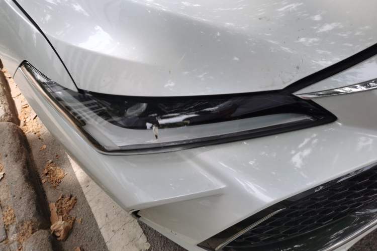 Used Toyota Avalon 2023 2.5L Luxury Edition Right Front Headlight
