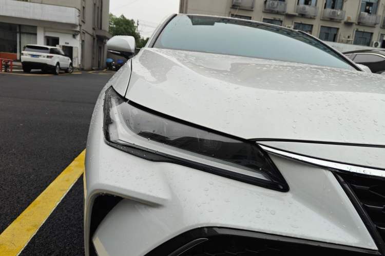 Used Toyota Avalon 2023 2.5L Luxury Edition Right Front Headlight
