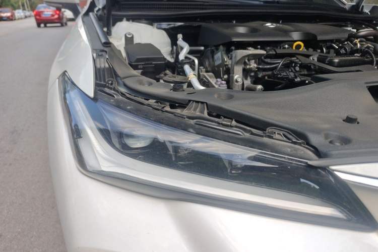 Used Toyota Avalon 2023 2.0L Luxury Edition Right Front Headlight
