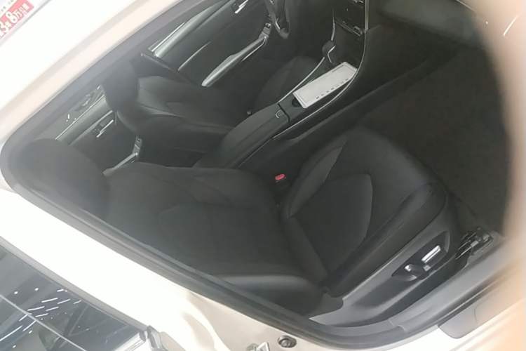 Used Toyota Avalon 2023 2.0L Luxury Edition Right Front Seat