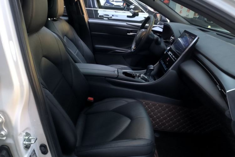 Used Toyota Avalon 2023 Dual-Engine 2.5L Luxury Edition Right Front Seat